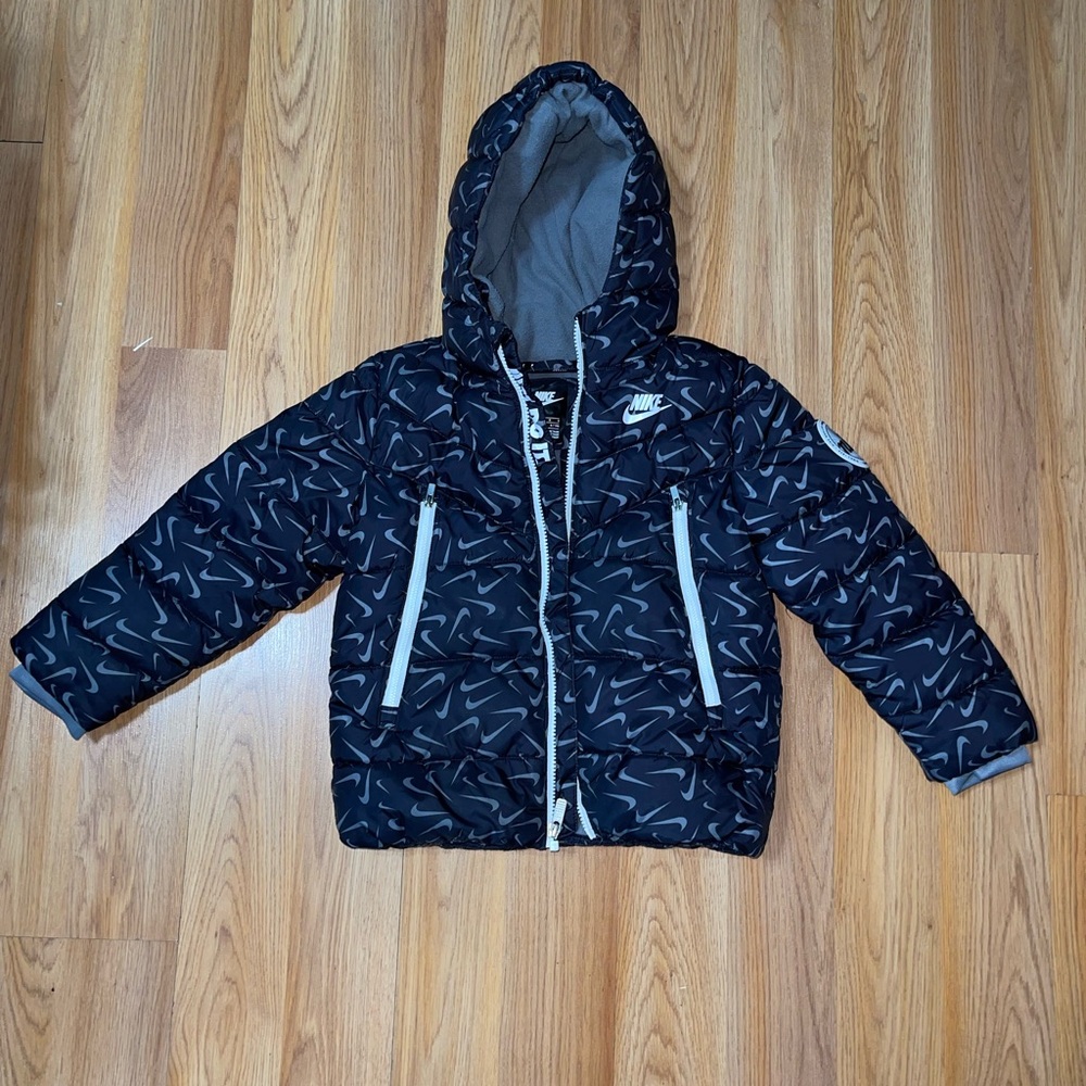 Nike Black and Gray Patterned Jacket